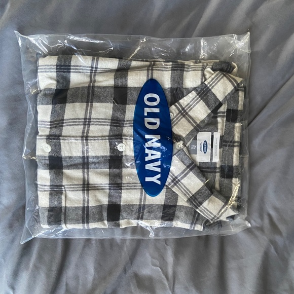 flanel blouse. * Brand new*. still in original packaging - Picture 2 of 2